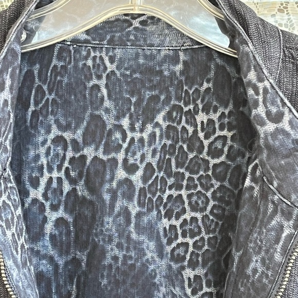 Chico’s Reversible Jean Jacket Animal Print Blue Zip Front Plus Size Denim - Picture 6 of 11